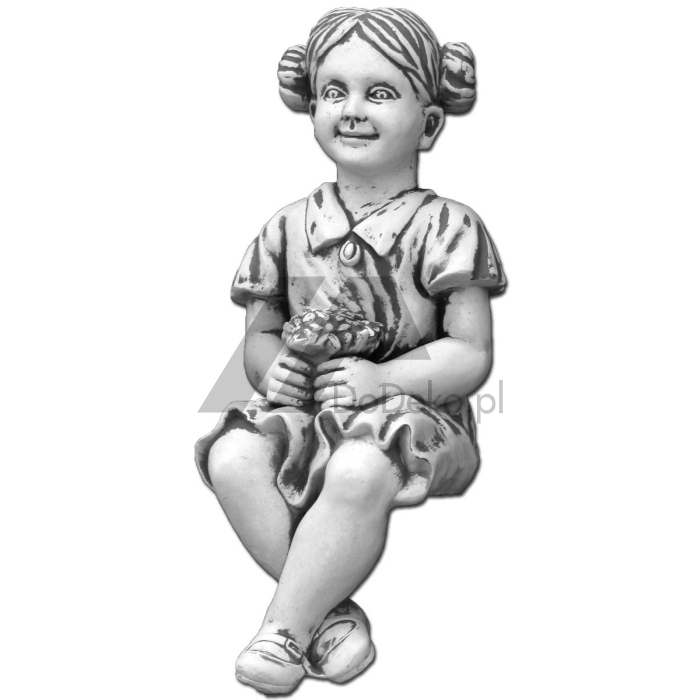 Figurine of a girl