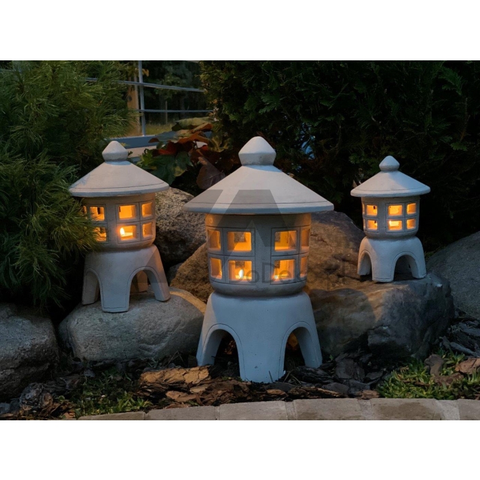 Japanese pagoda lamp